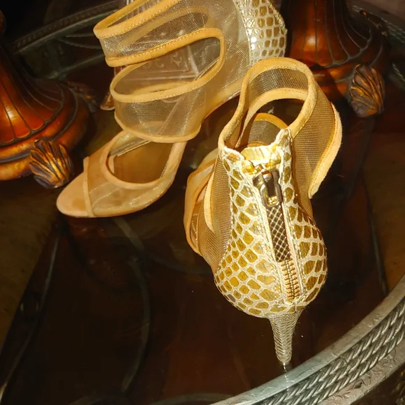 NEW DONALD J PLINER 8 M TAN & GOLD SNAKESKIN LEATHER MESH SANDAL HEELS - Picture 7 of 11